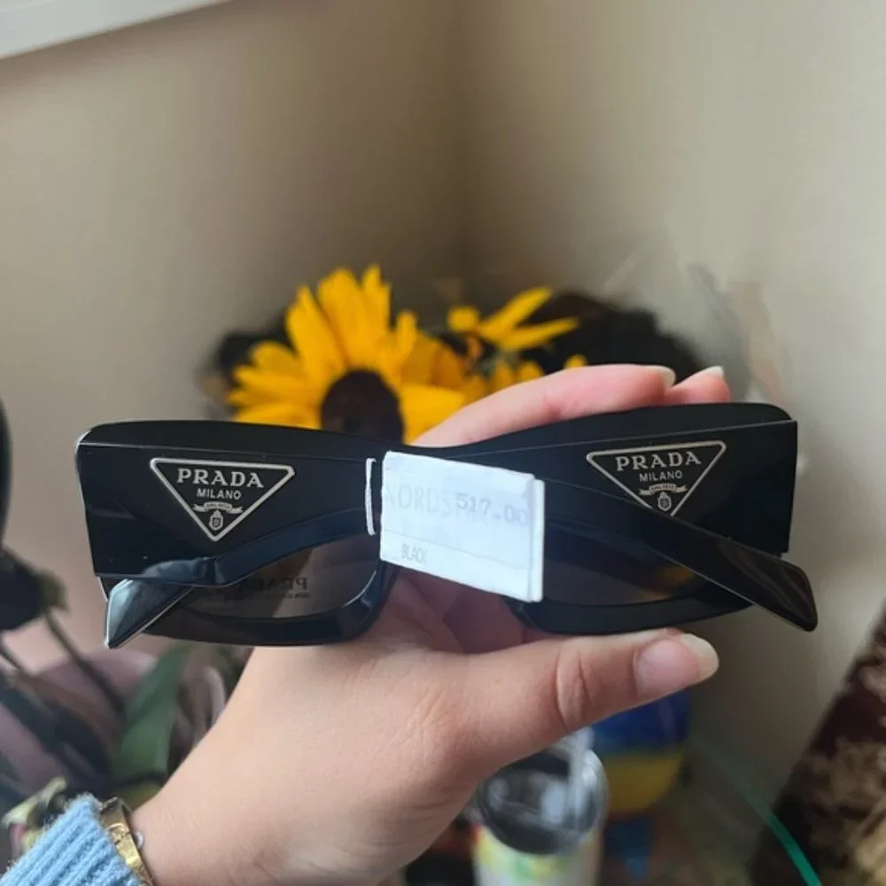 SALE 🌻PRADA cat eye spr13z sunglasses 🌸 - Picture 9 of 16